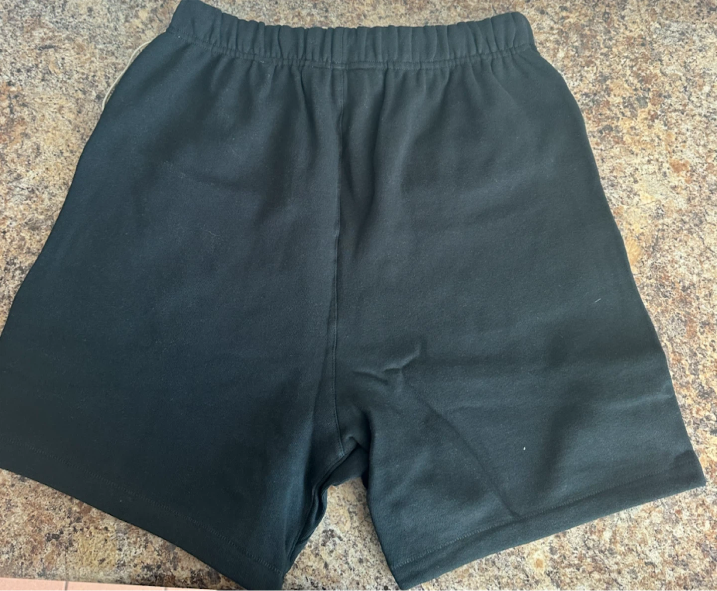 Black essential shorts size medium - photo 5