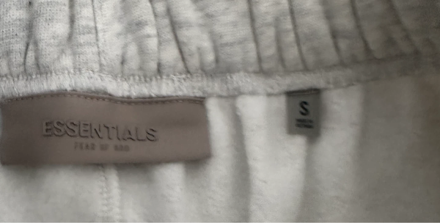 Light oatmeal essentials short size small - photo 3