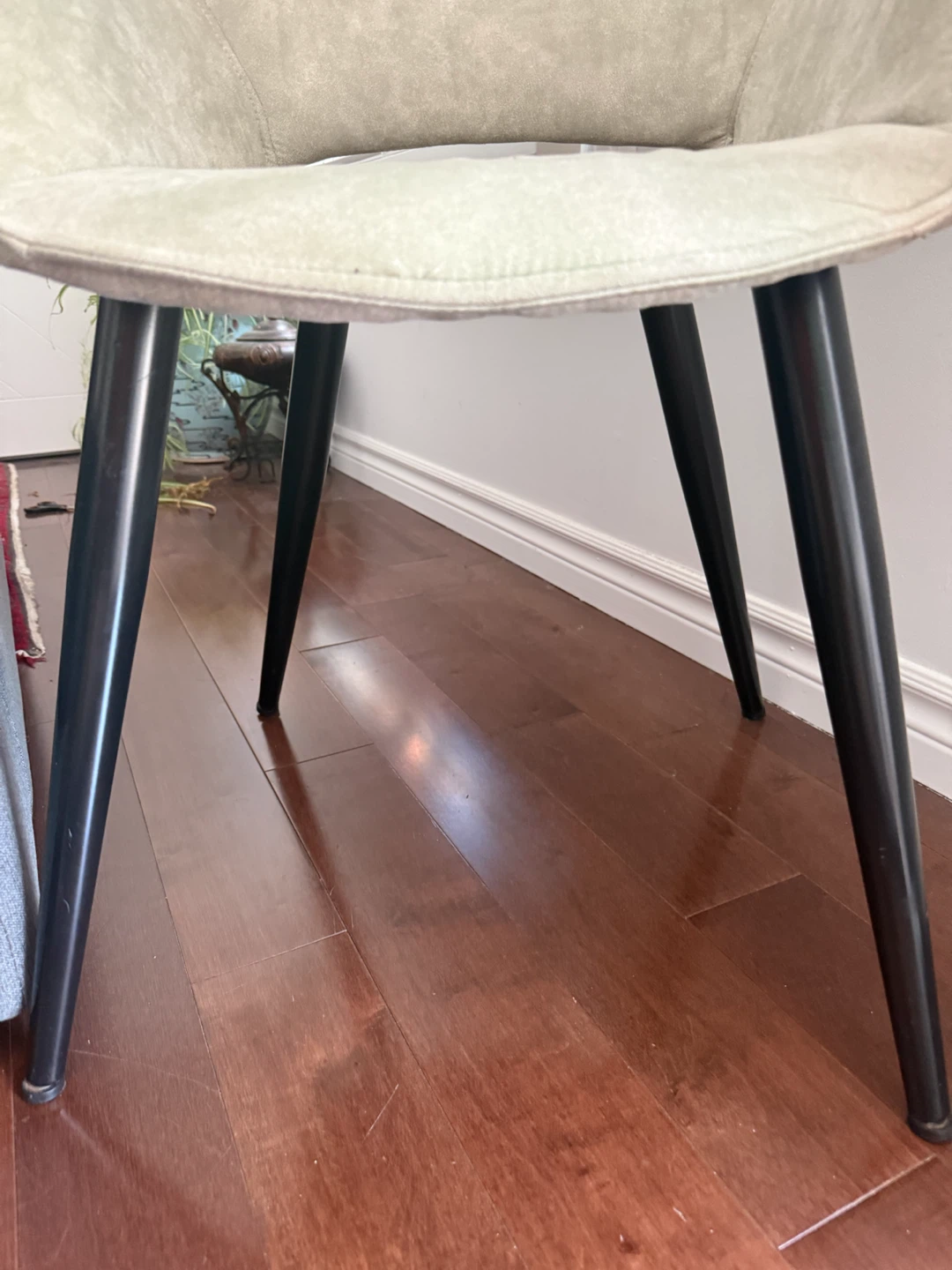 Modern Accent Chair - photo 2
