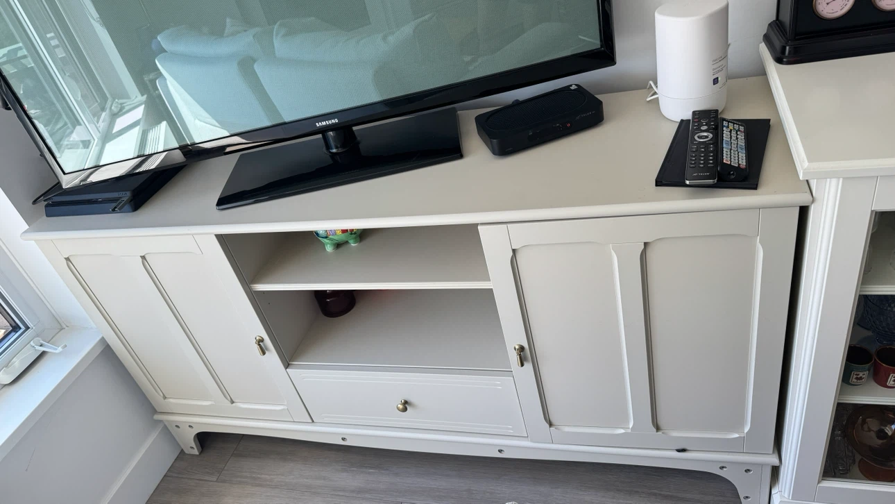 Samsung Television Stand/Media Console