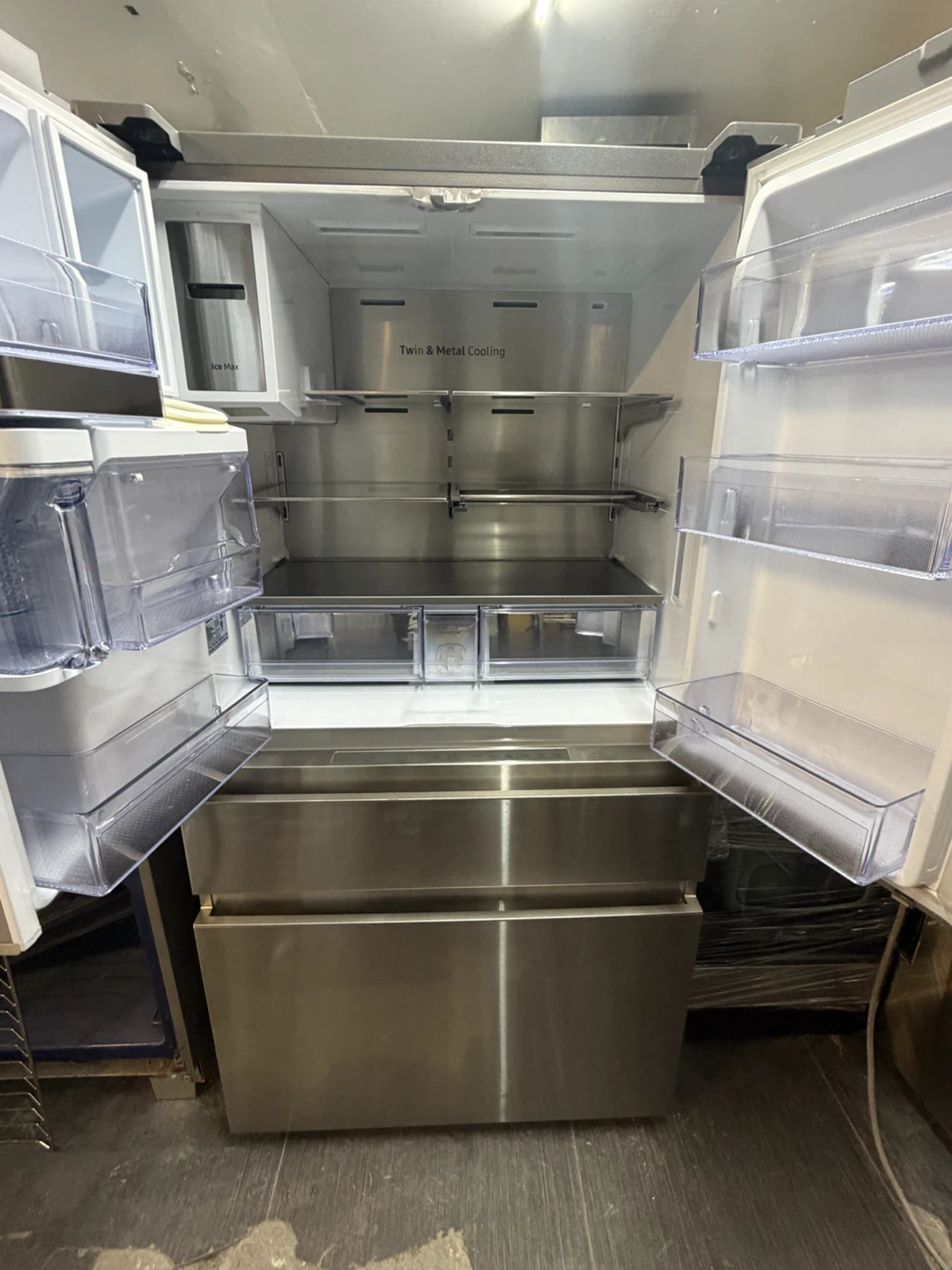 Samsung French Door Refrigerator with FlexZone Drawer - photo 2