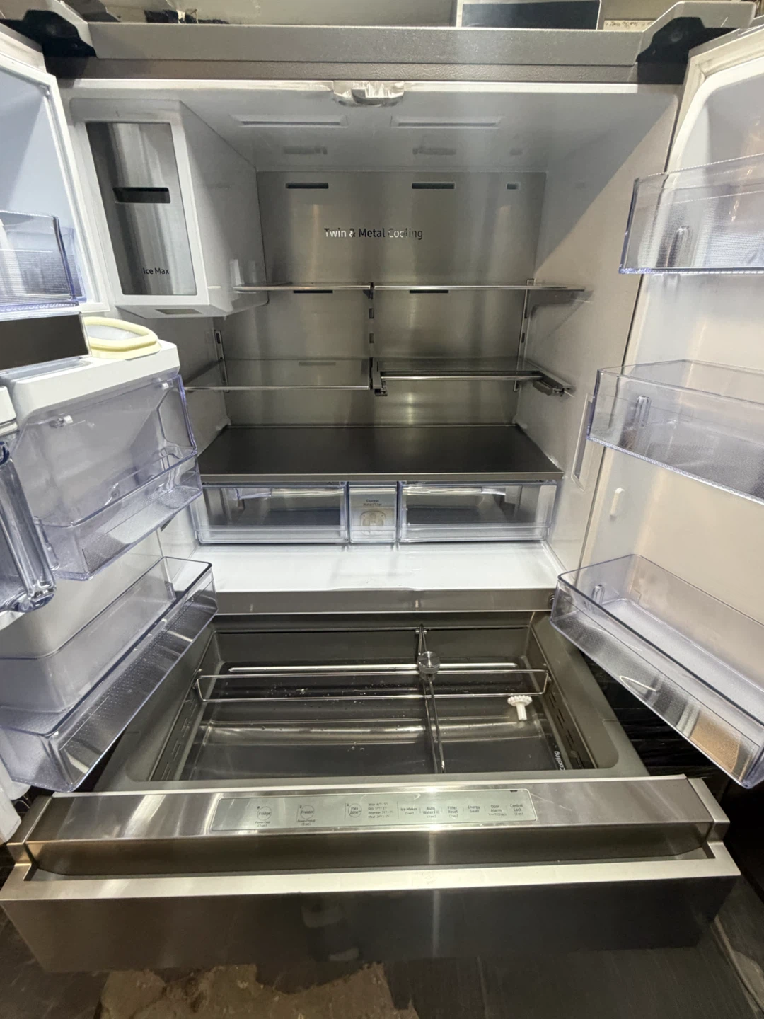 Samsung French Door Refrigerator with FlexZone Drawer - photo 3