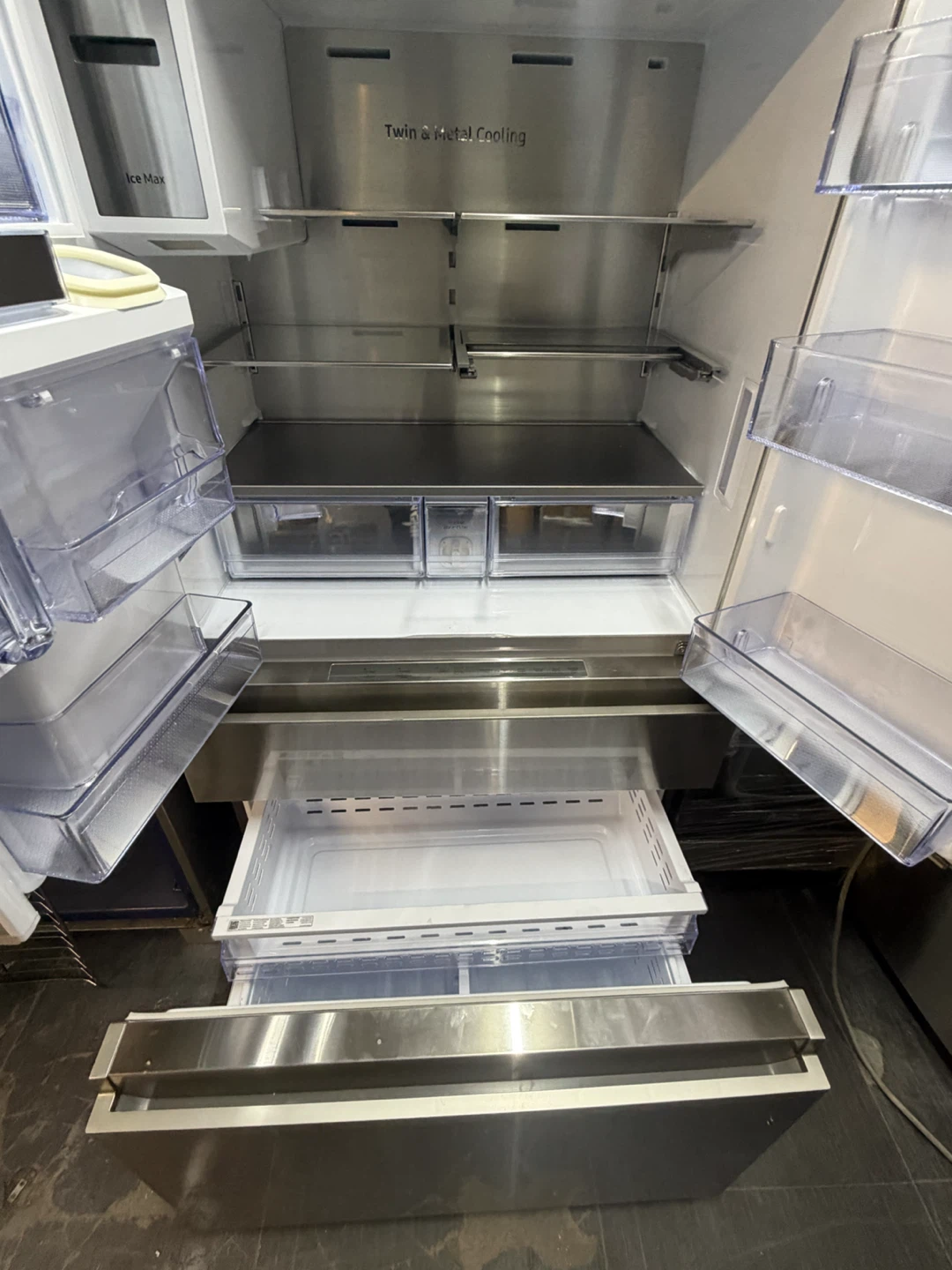 Samsung French Door Refrigerator with FlexZone Drawer - photo 4