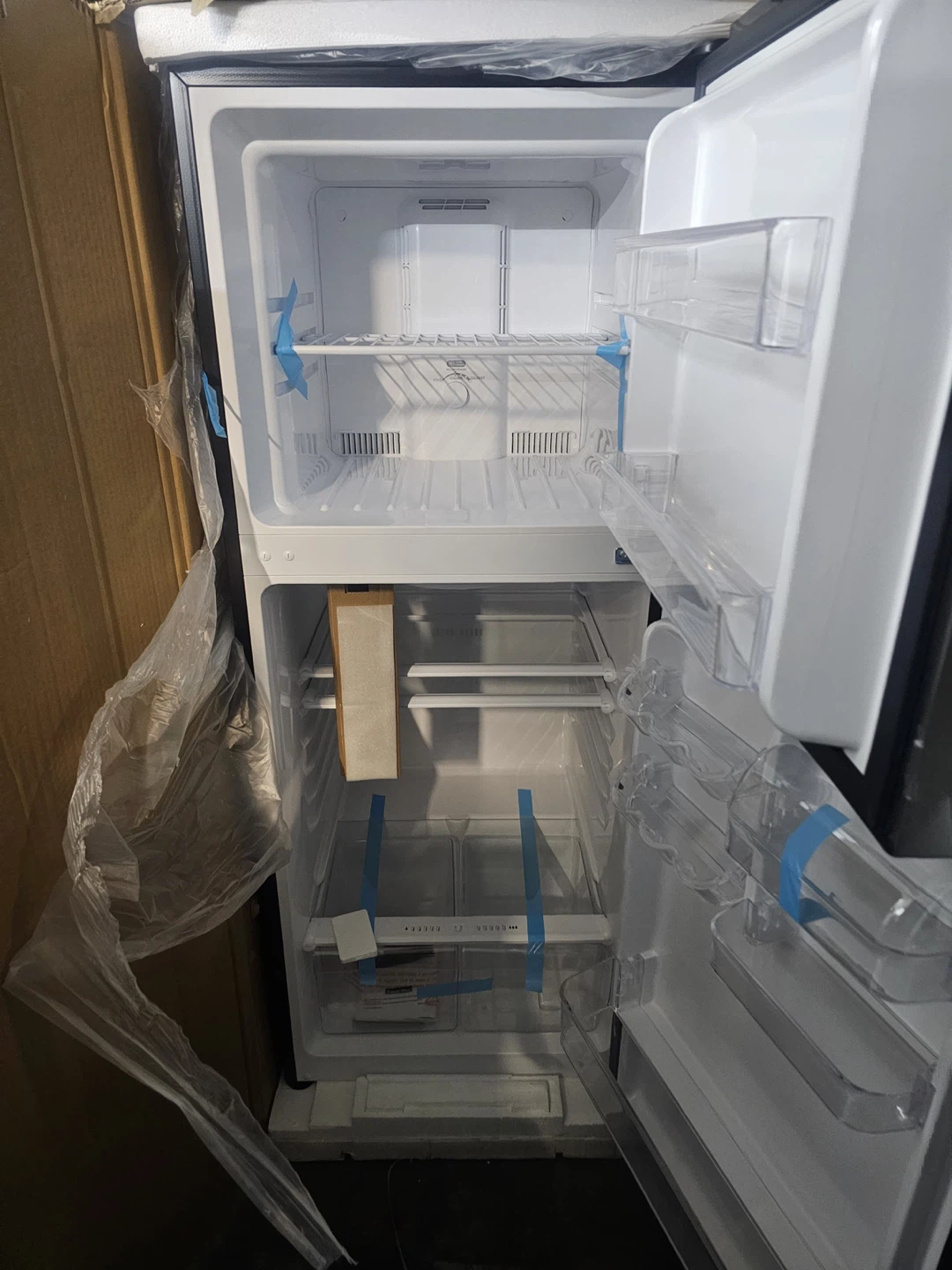 Magic Chef Refrigerator - photo 3