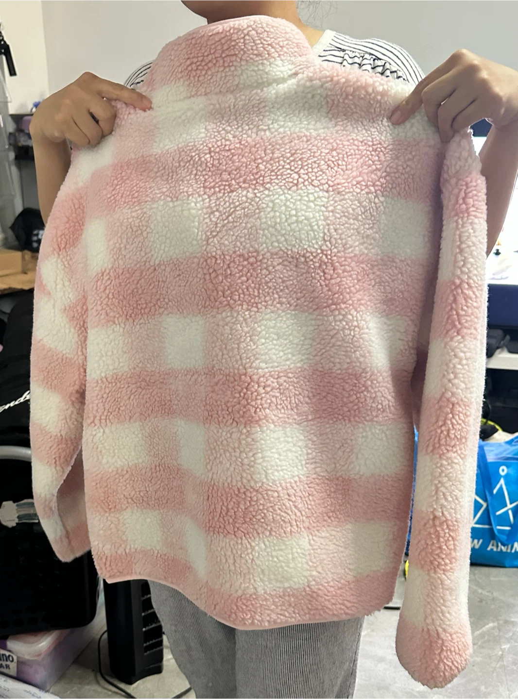 Fabletics Pink & White Plaid Sherpa Fleece Jacket Size M - photo 3