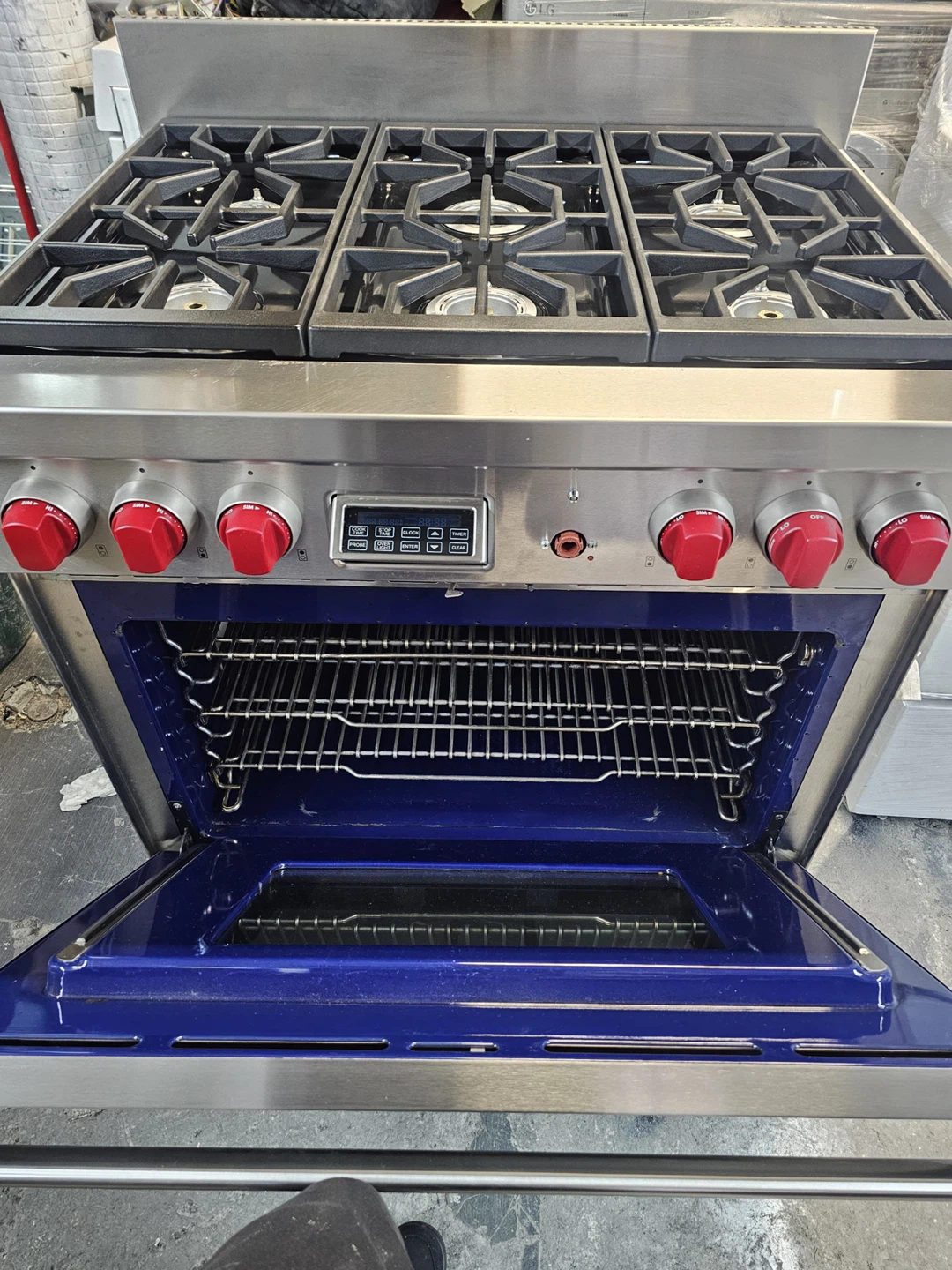 Wolf 6-Burner Gas Range with Oven dual fuel - photo 2