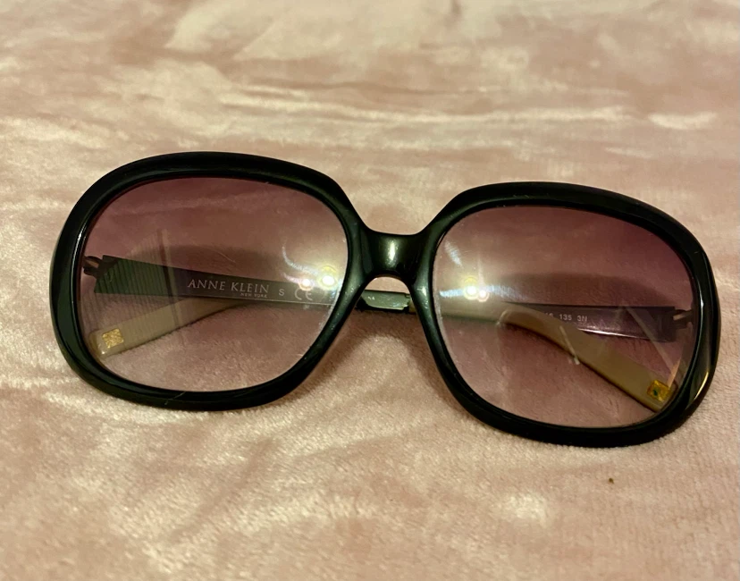 Anne Klein Sunglasses with Case - photo 2