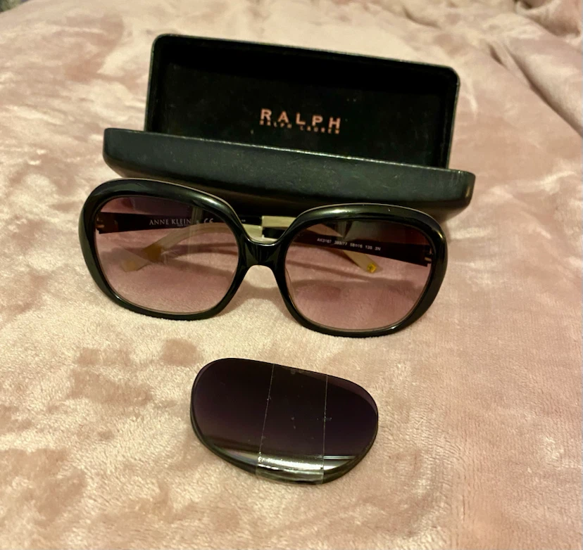 Anne Klein Sunglasses with Case - photo 3