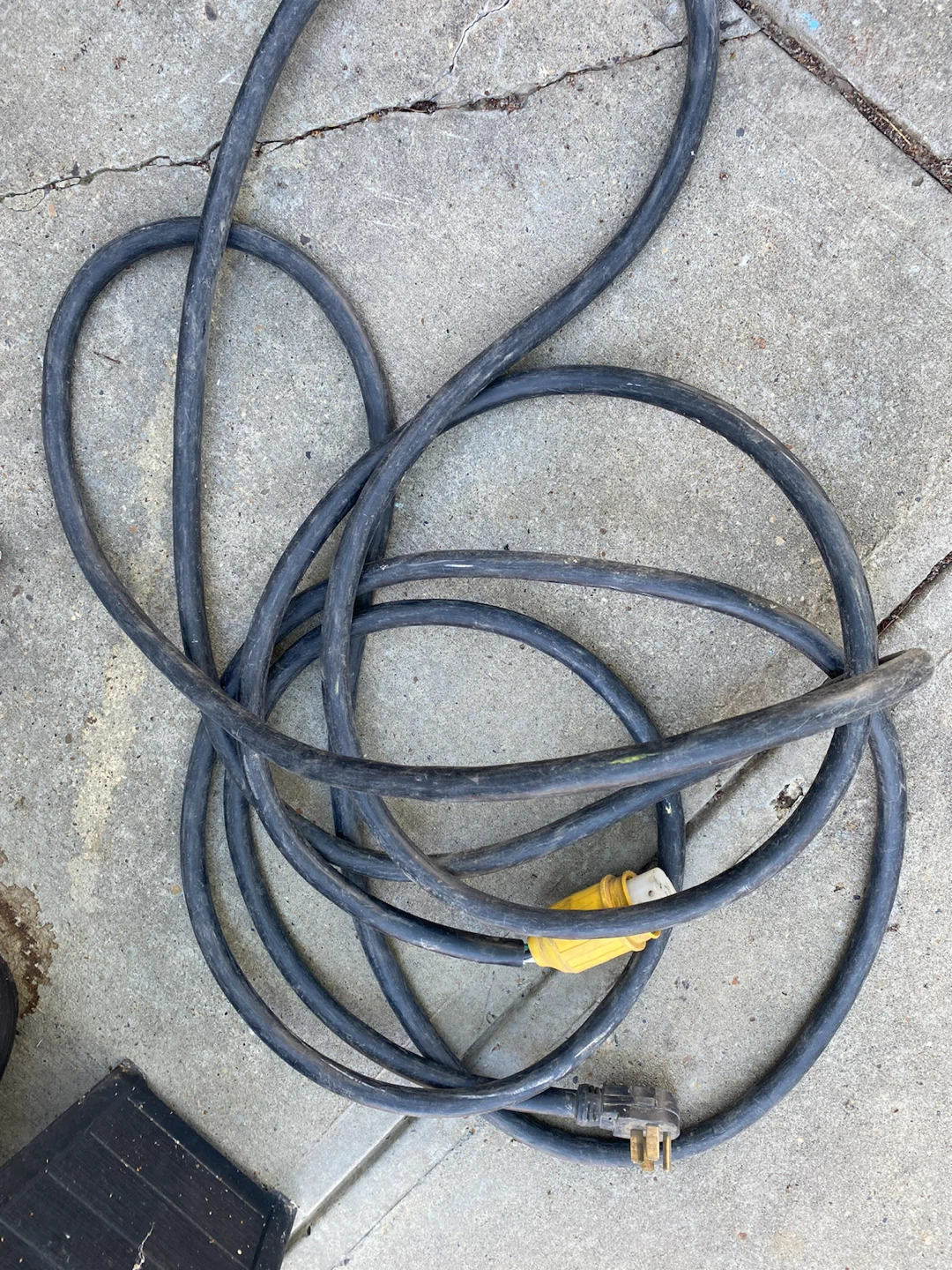 50A 125/250V RV CHORD  ASKING $100 - photo 3