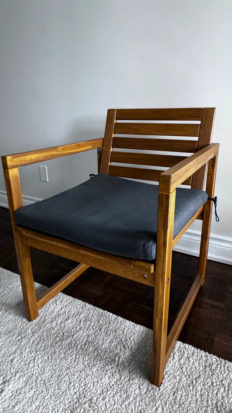 Outdoor Wooden Armchair with Cushion – Excellent Condition