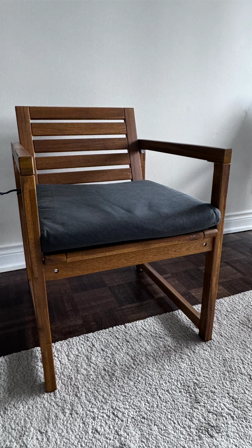 Outdoor Wooden Armchair with Cushion – Excellent Condition - photo 4