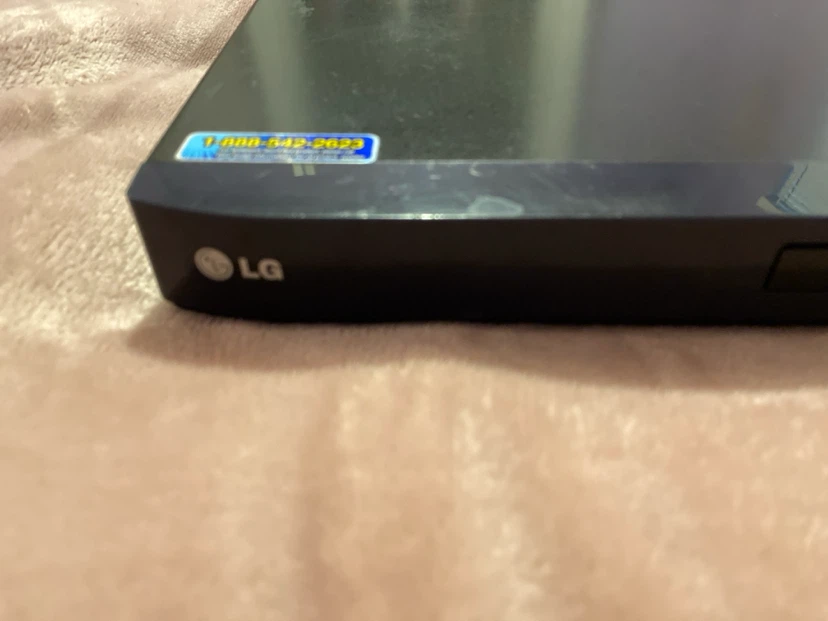 LG Blu-Ray Player with Remote - photo 2