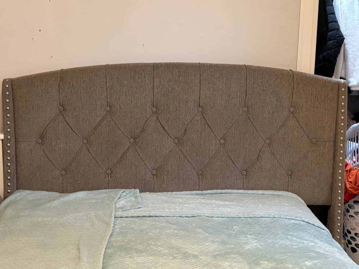 Upholstered Tufted Headboard - photo 2