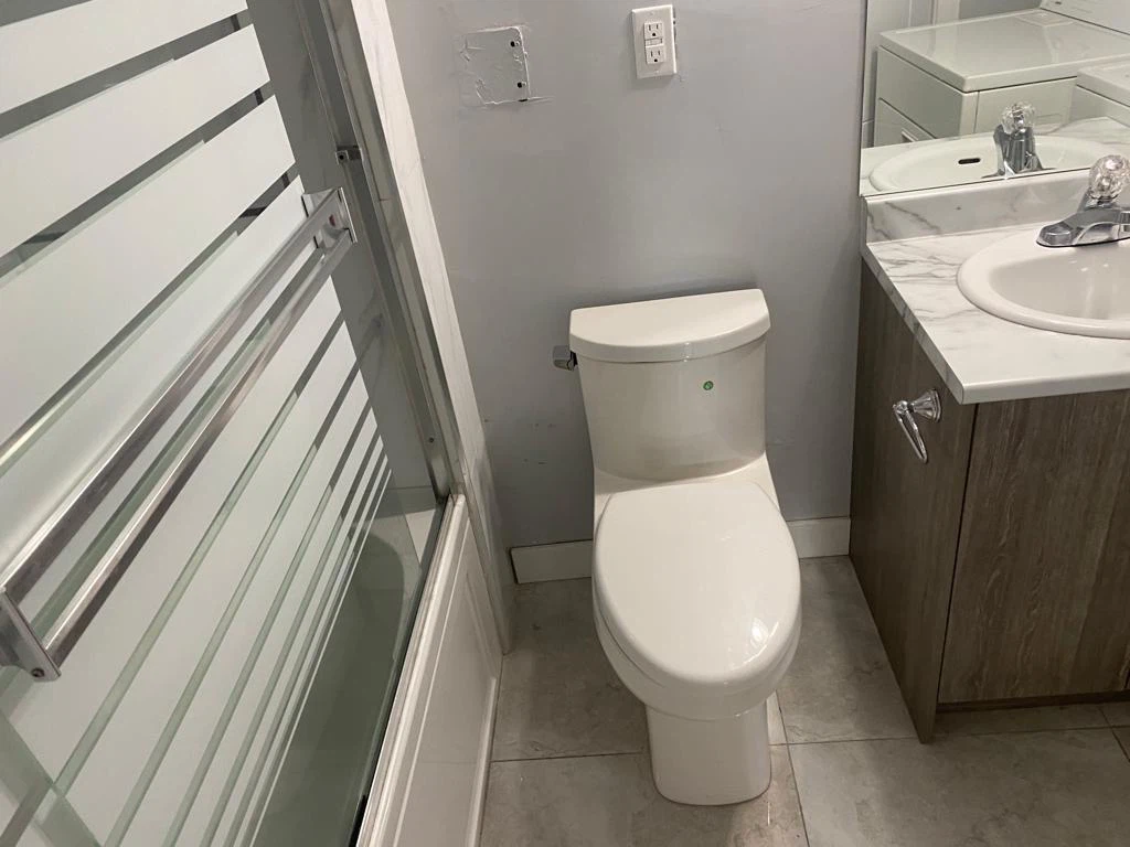 3 bedrooms 2 full washrooms for rent - photo 5