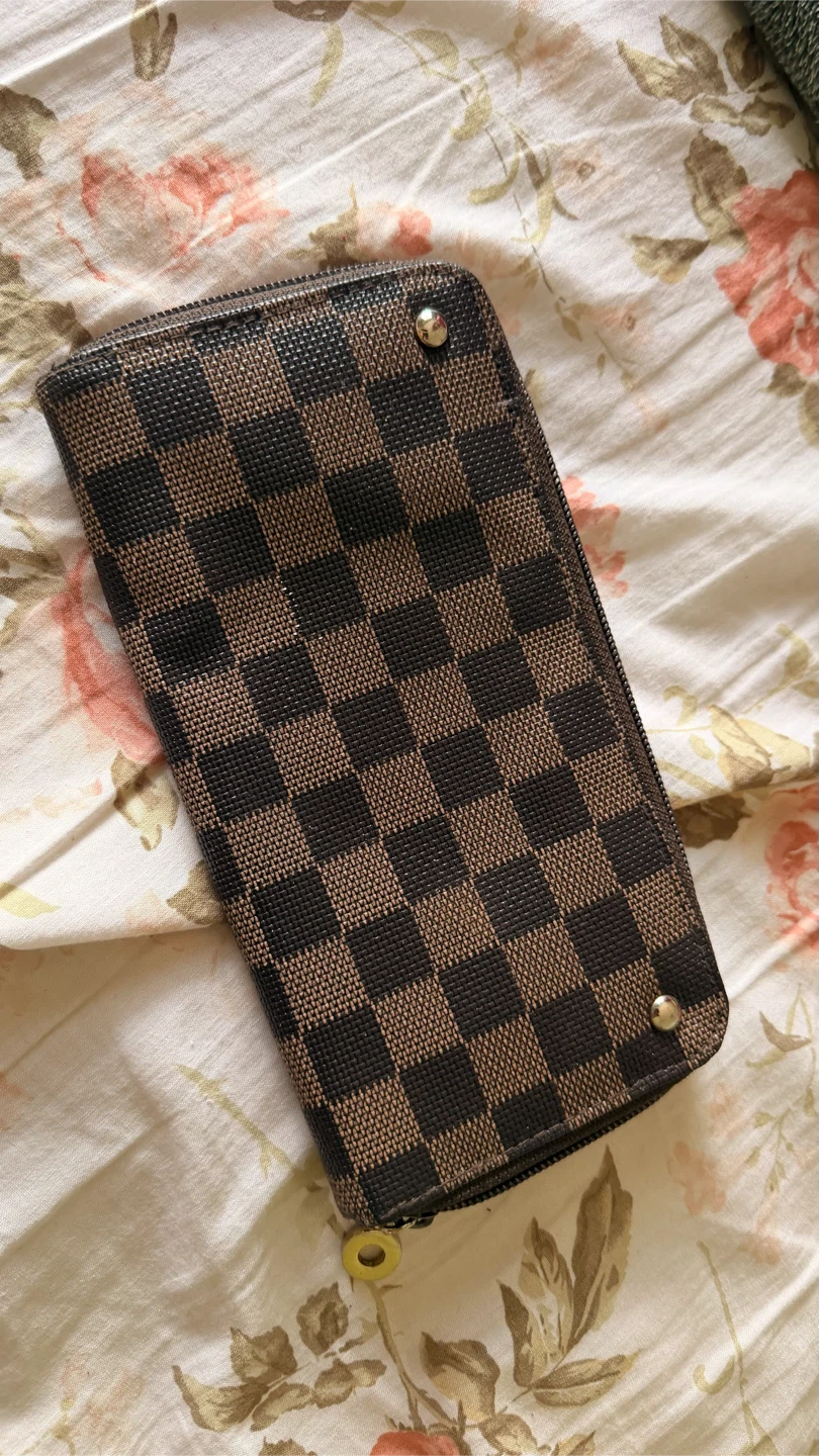 Brown checkered long wallet - photo 2