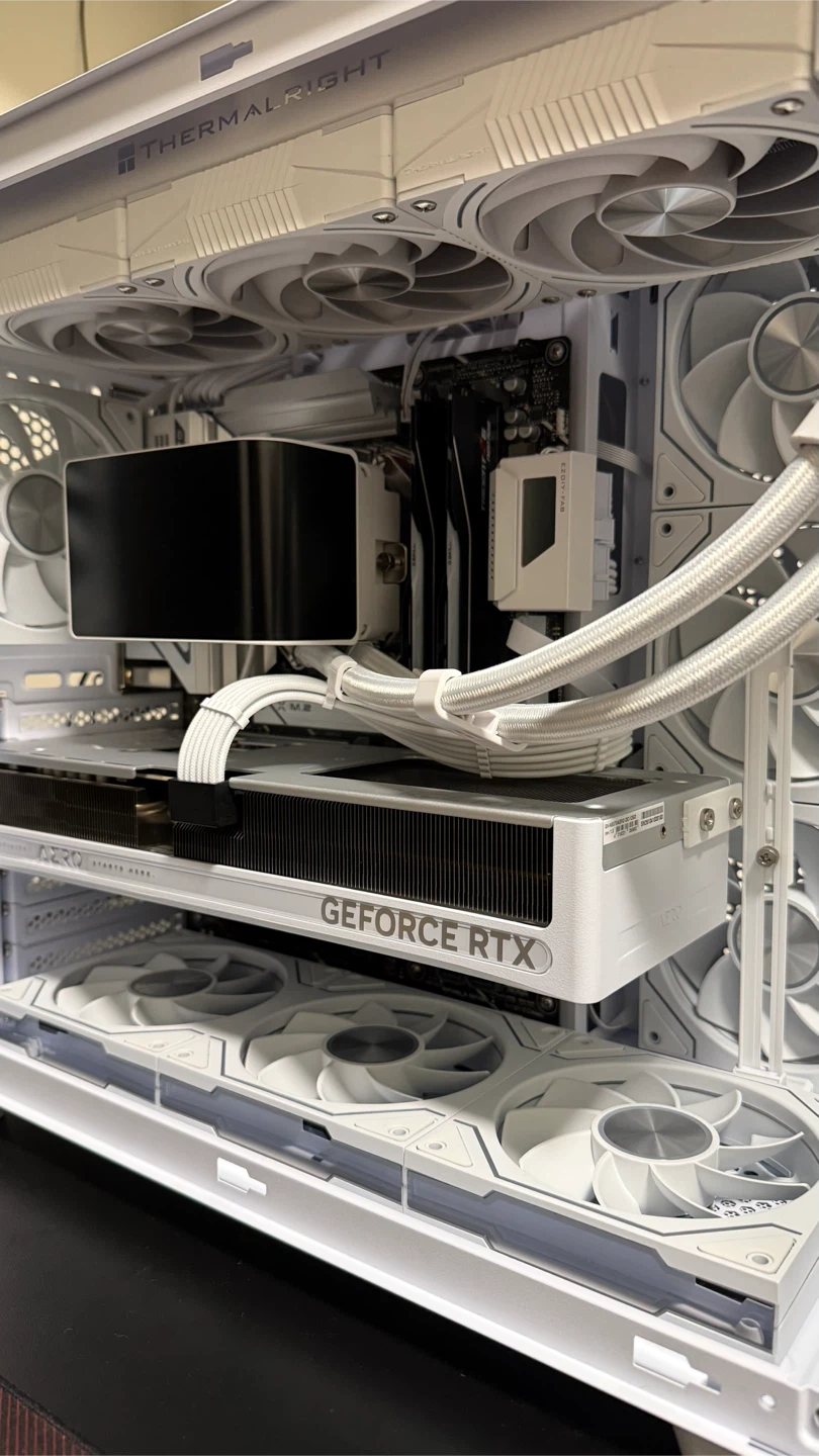 🔥All-White Workstation | Ryzen 9 7950X | 64GB RAM | 5TB | 5070 - photo 2