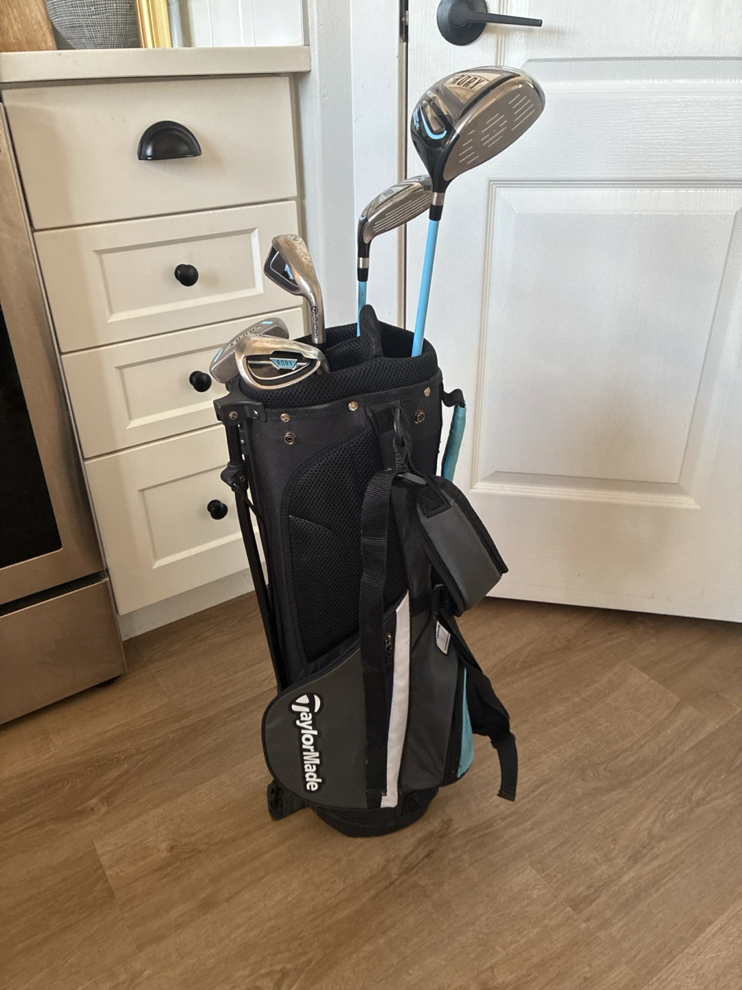 Kids Taylor made golf clubs 5 piece