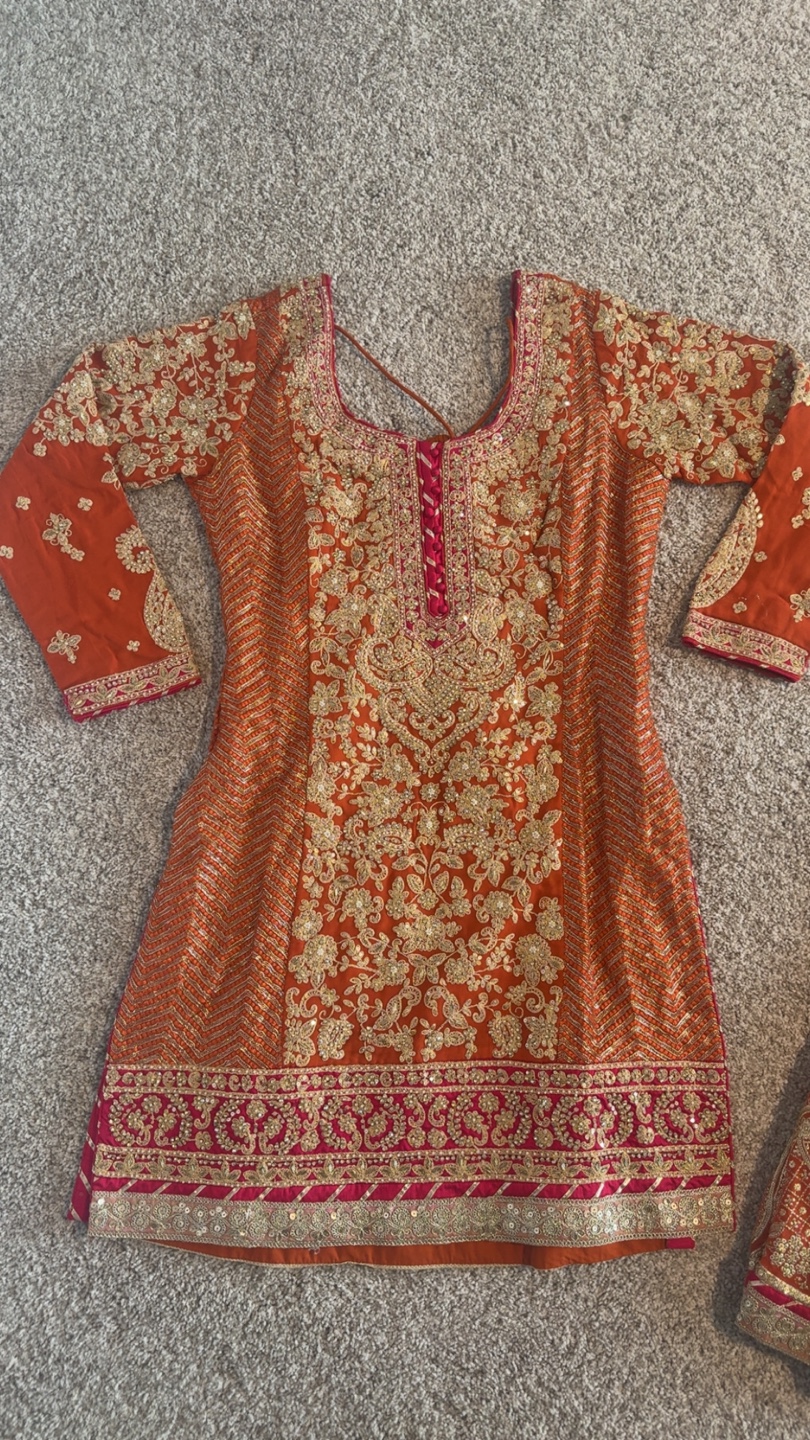 Shrara suit- new with tags - photo 3