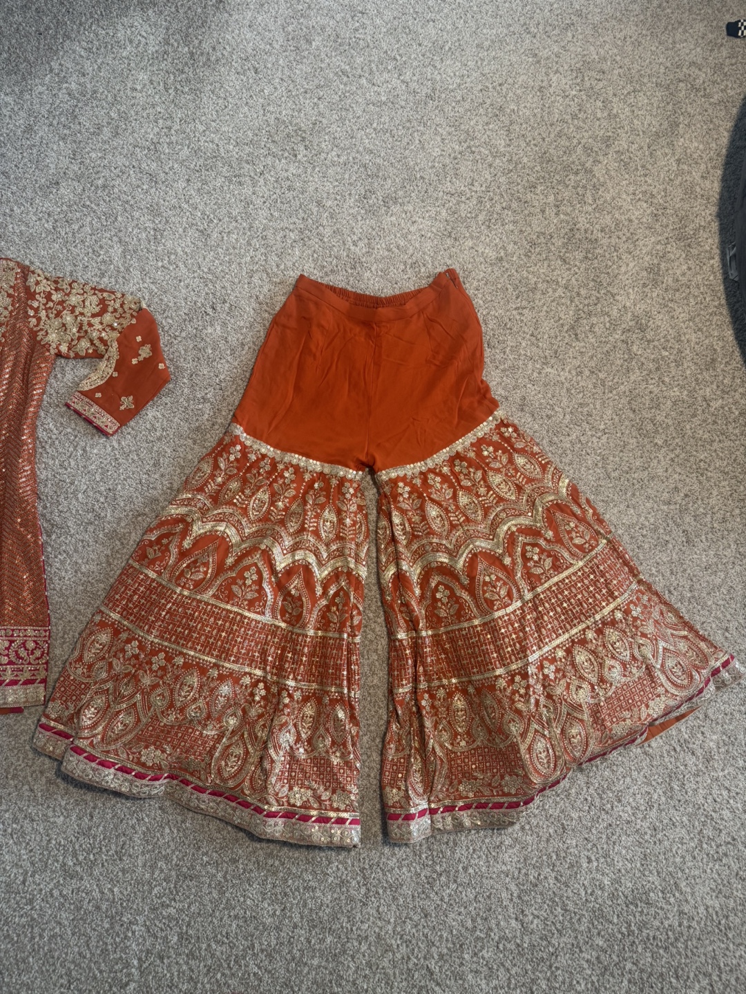 Shrara suit- new with tags - photo 4
