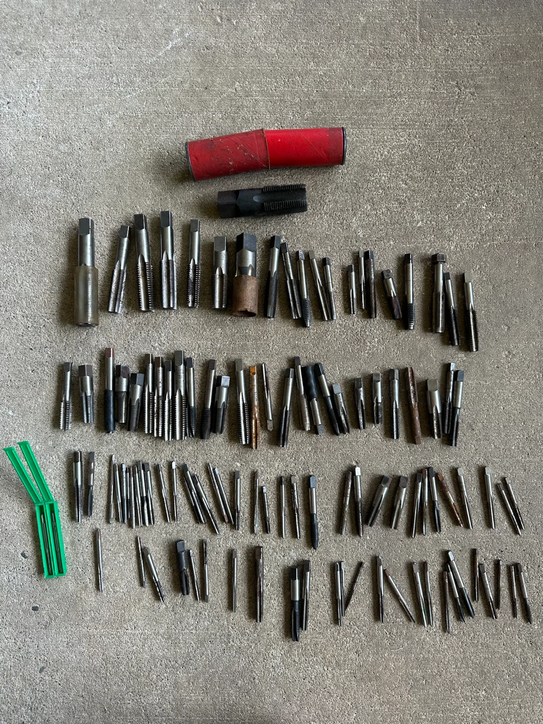 110 pcs Assortment of Threaded Taps