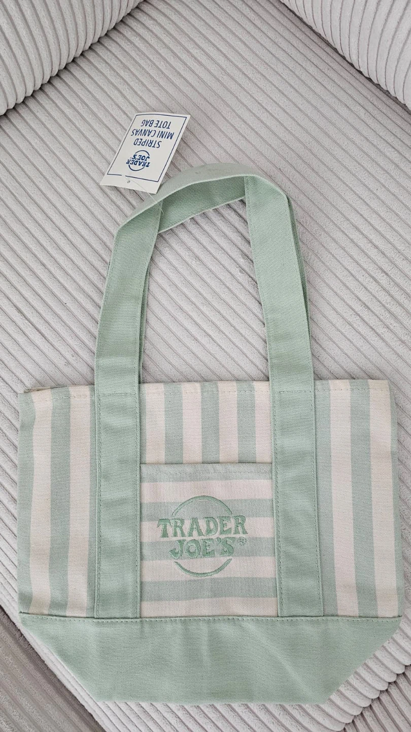 Trader Joe’s Summer Tote Bag - photo 3