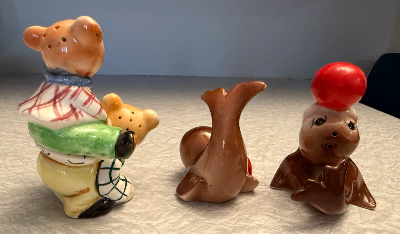 Circus Bears and Seals Salt and Pepper Set - photo 3