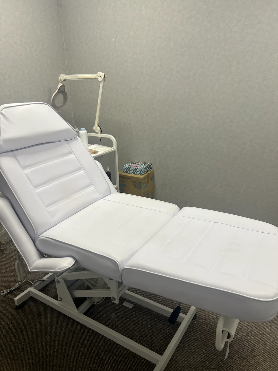 White Electric Spa Bed with Adjustable Height - photo 2