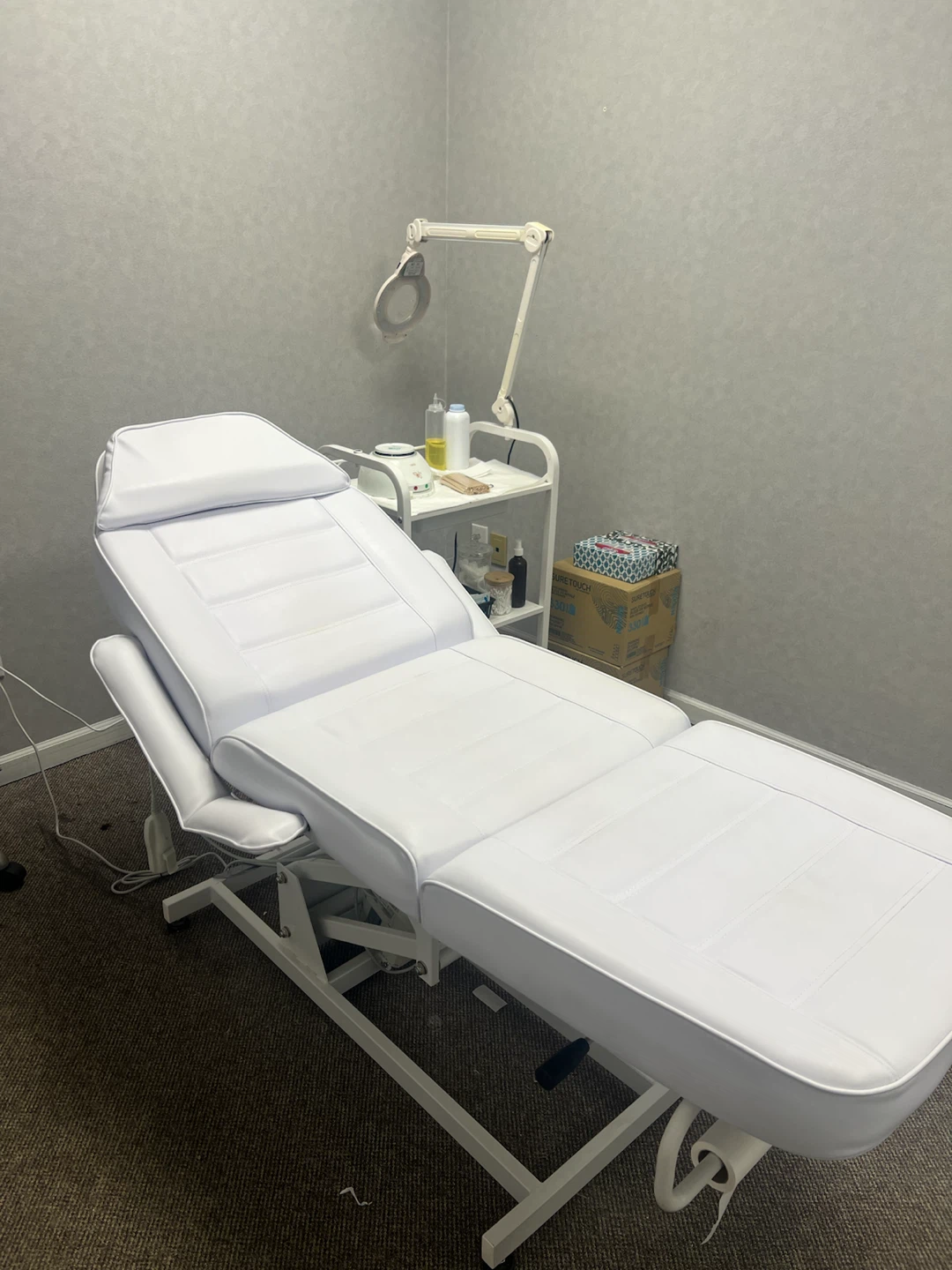 White Electric Spa Bed with Adjustable Height - photo 3