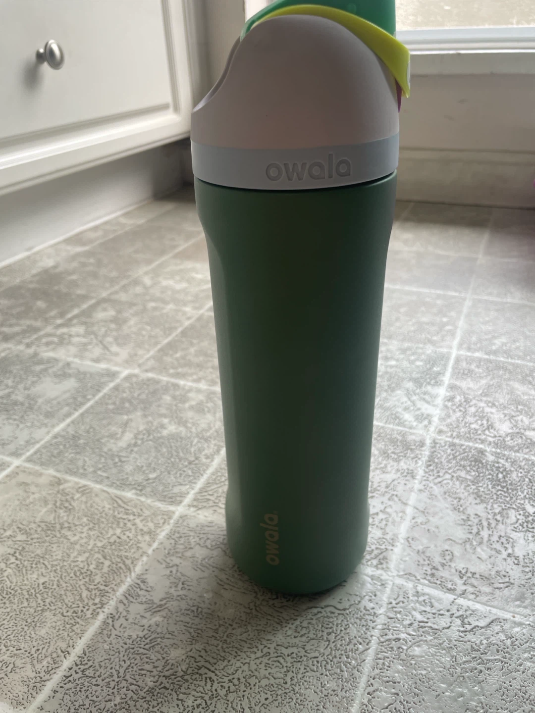 Owala Water Bottle - photo 3