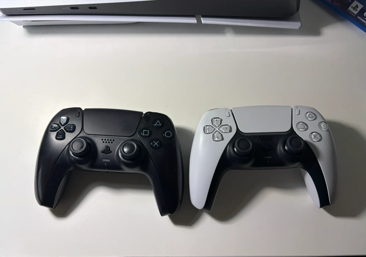 PS5 Slim Disc Edition Bundle - 2 controllers, 3 physical games - photo 2