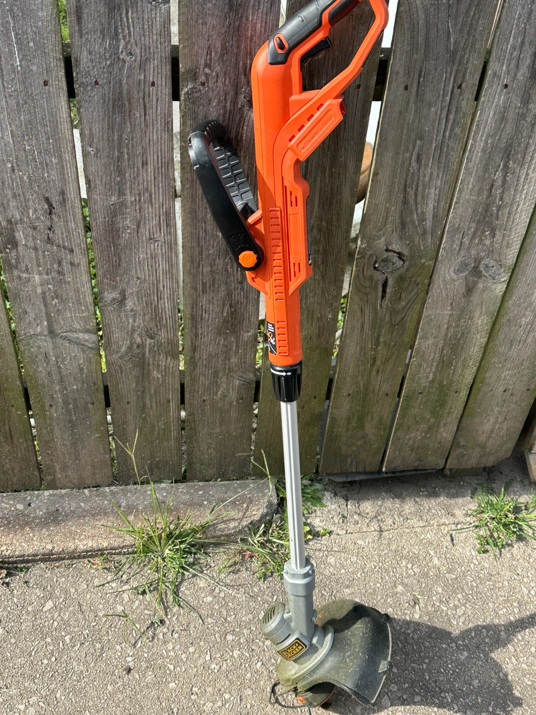 Black and Decker Weedwhacker - photo 3