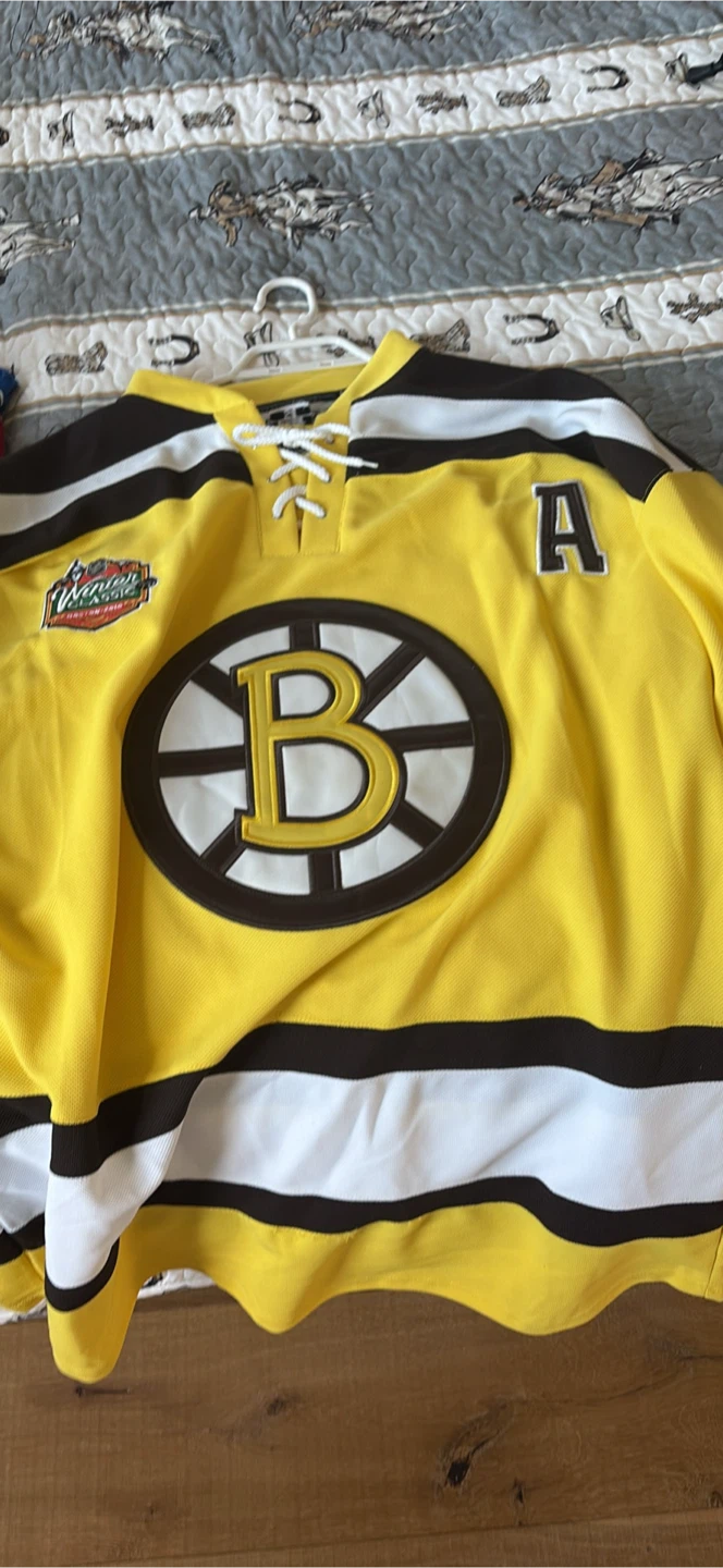 Boston Bruins Bobby Orr CCM Hockey Jersey