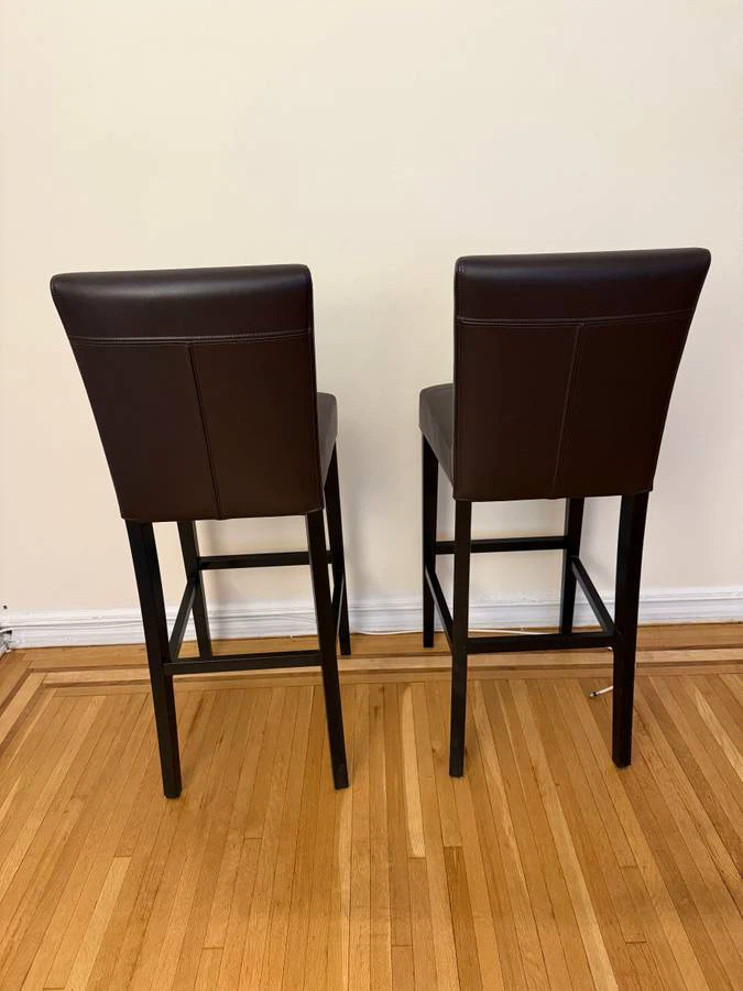 For sale: 2 Crate & Barrel Lowe bar stools in chocolate leather - photo 3