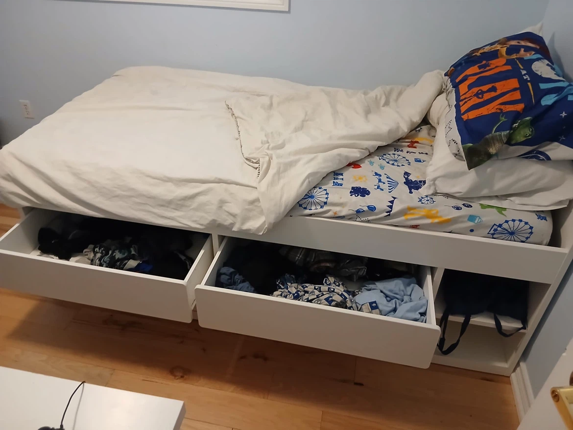 IKEA bed with storage drawers - photo 2
