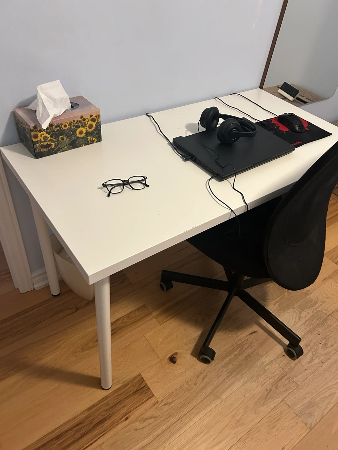 IKEA white desk and chair - photo 2