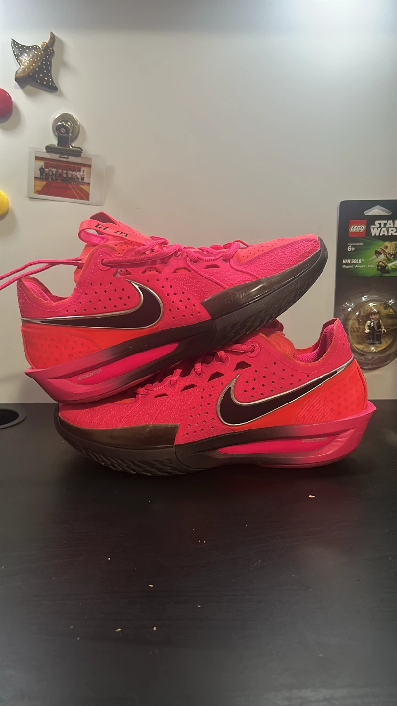 Nike Gt cut 3 size 8.5 **NEED GONE