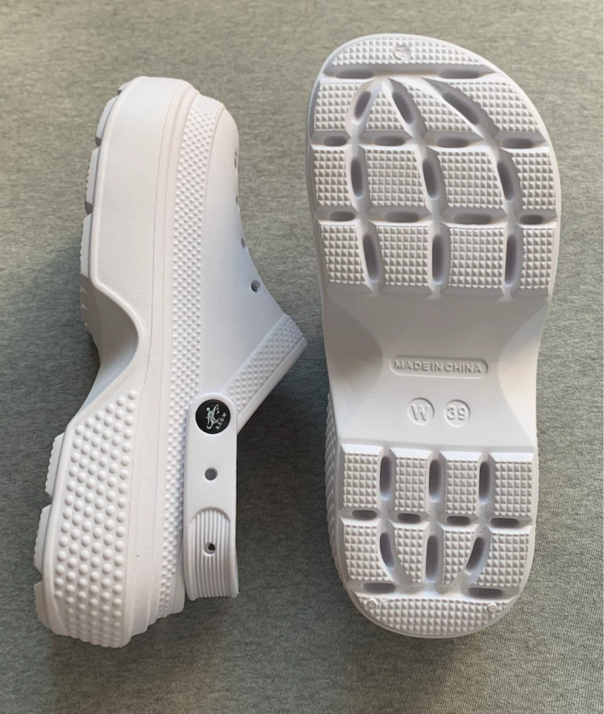 Ladies ‘Crocs’ (Knockoff) NARROW - Brand New Size 8.5 - photo 2