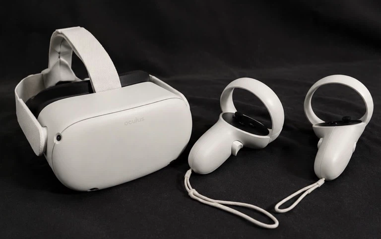 Oculus Quest 2 VR Headset with Controllers