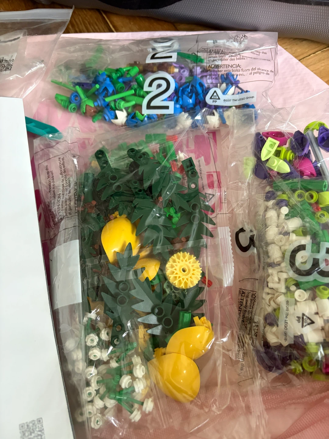 LEGO Wildflower Bouquet Building Set - photo 4