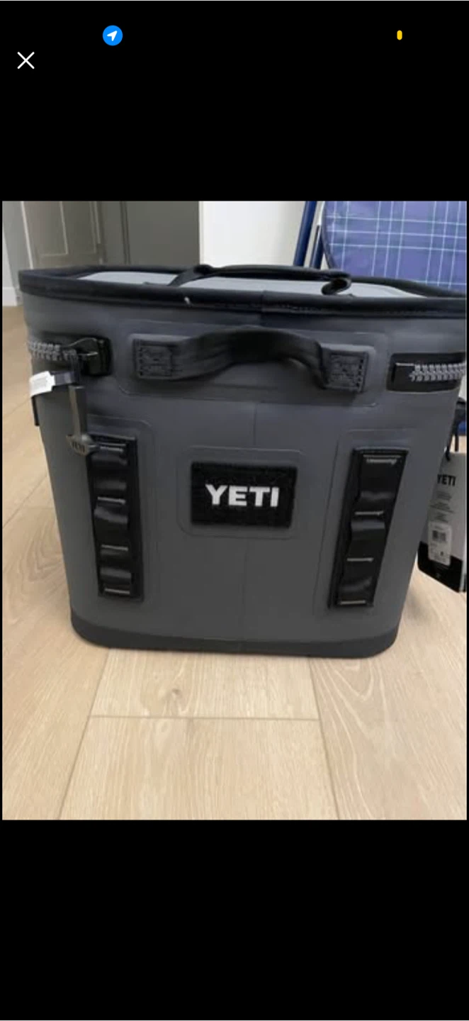 Yeti Hopper Flip 12 Charcoal Cooler BNWT