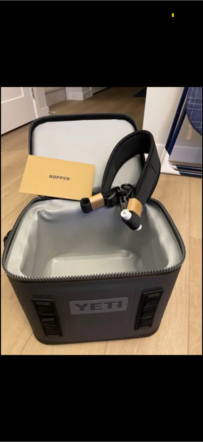 Yeti Hopper Flip 12 Charcoal Cooler BNWT - photo 3