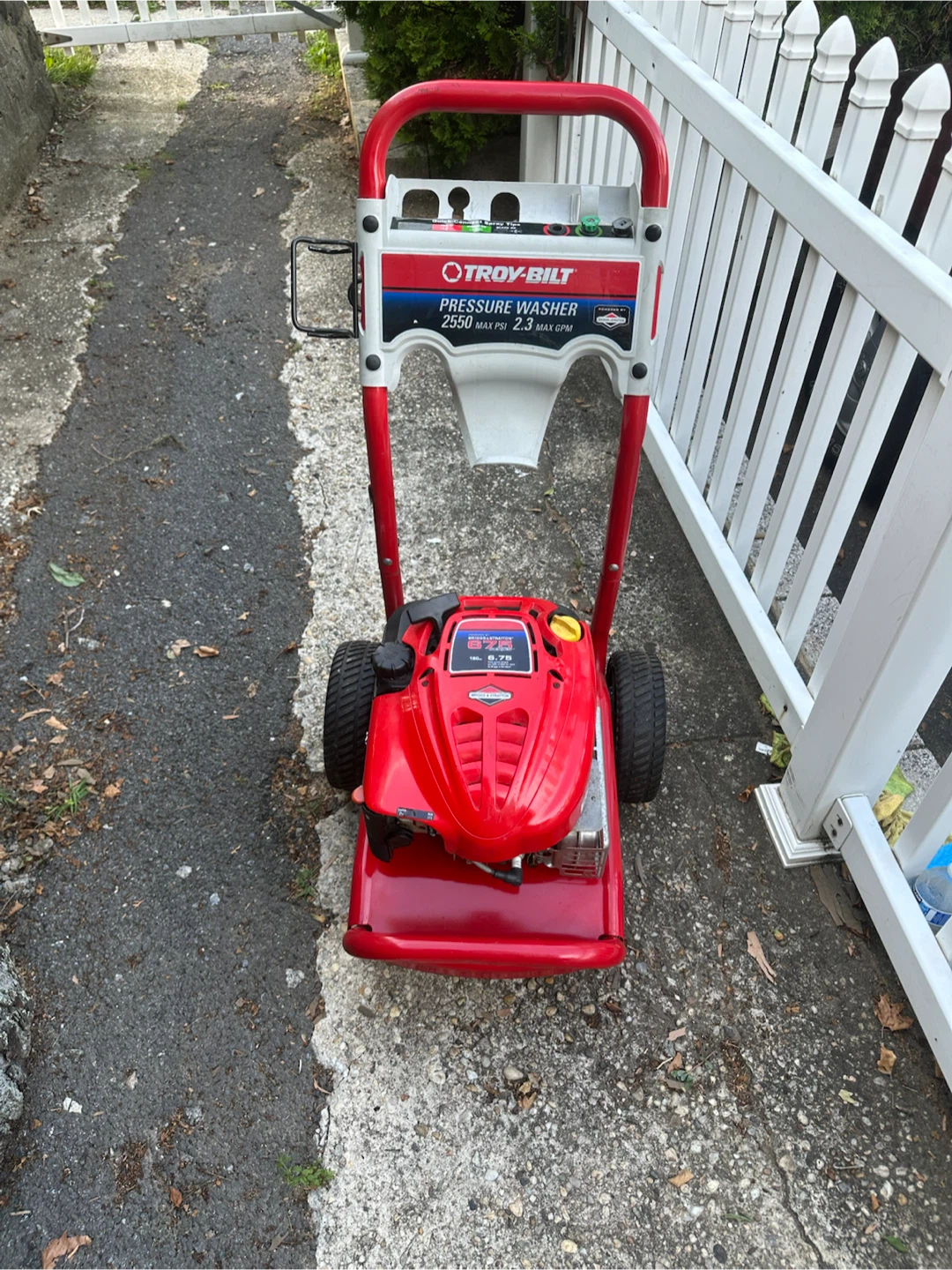 Troy-Bilt Pressure Washer runs good