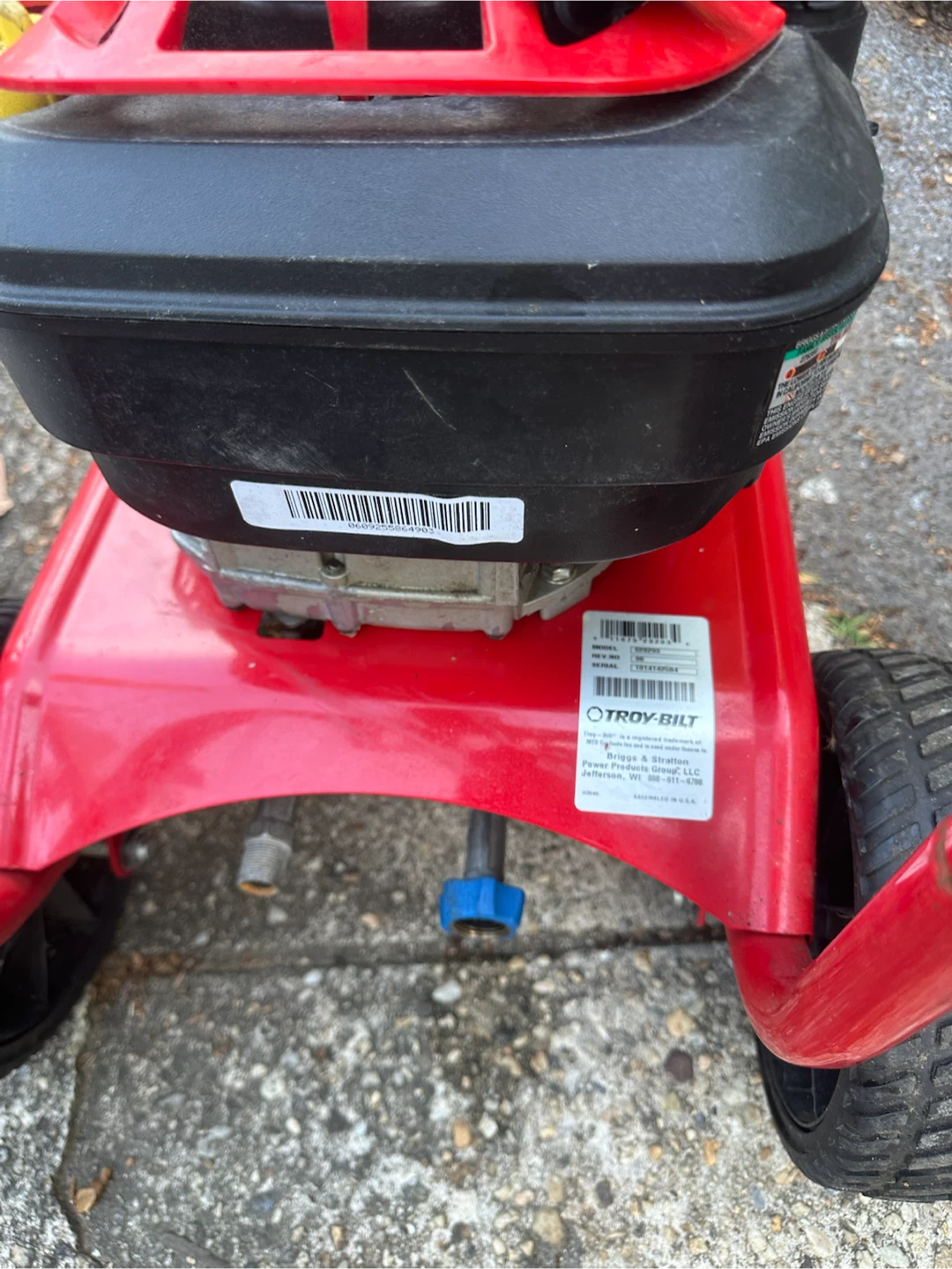 Troy-Bilt Pressure Washer runs good - photo 5