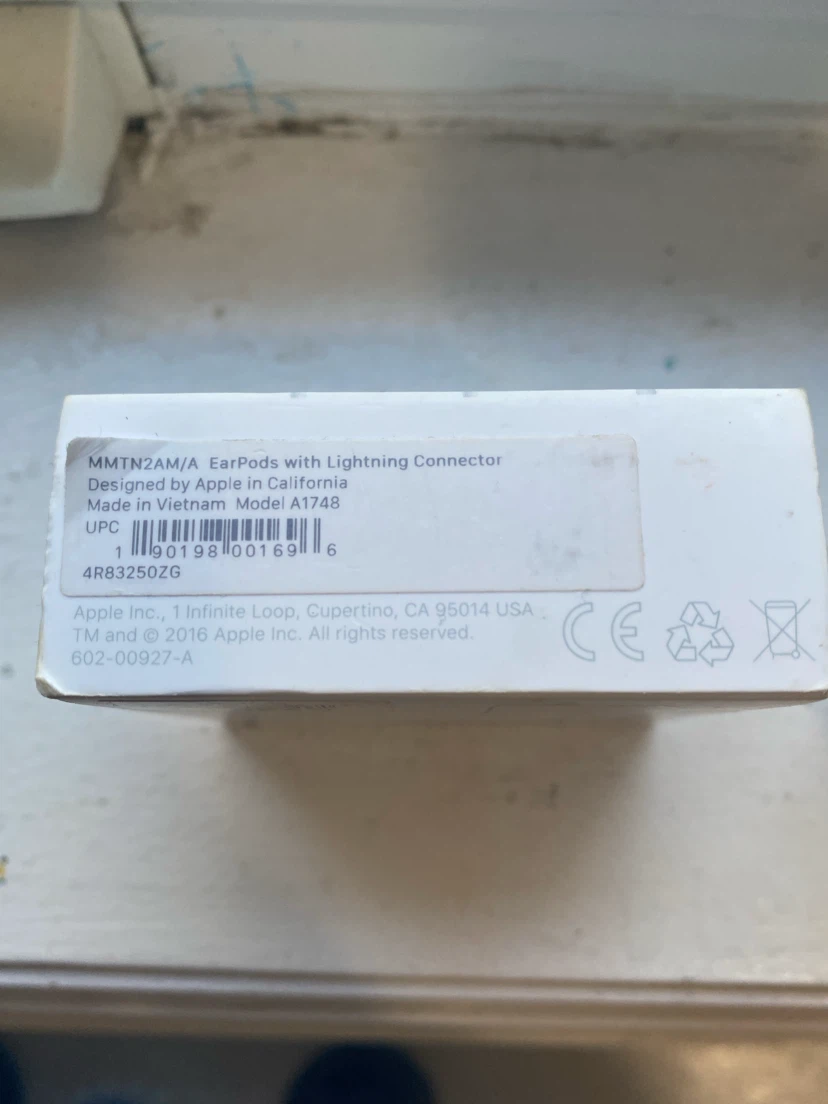 Apple EarPods with Lightning Connector