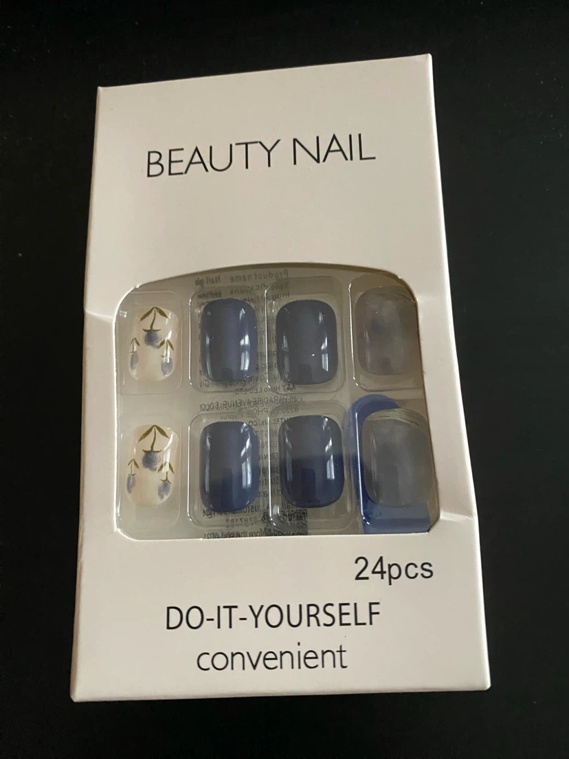 3 sets of 24 Press On Nails - photo 3