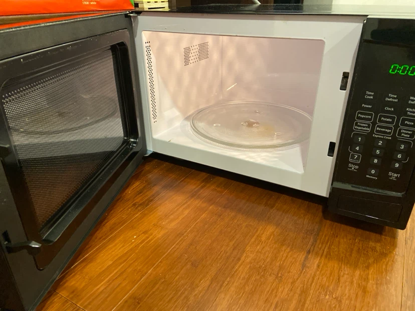 Black Microwave - photo 2