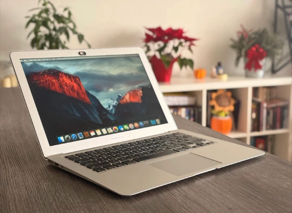 MacBook Air (13-inch, Early 2014, i5) Perfect for working