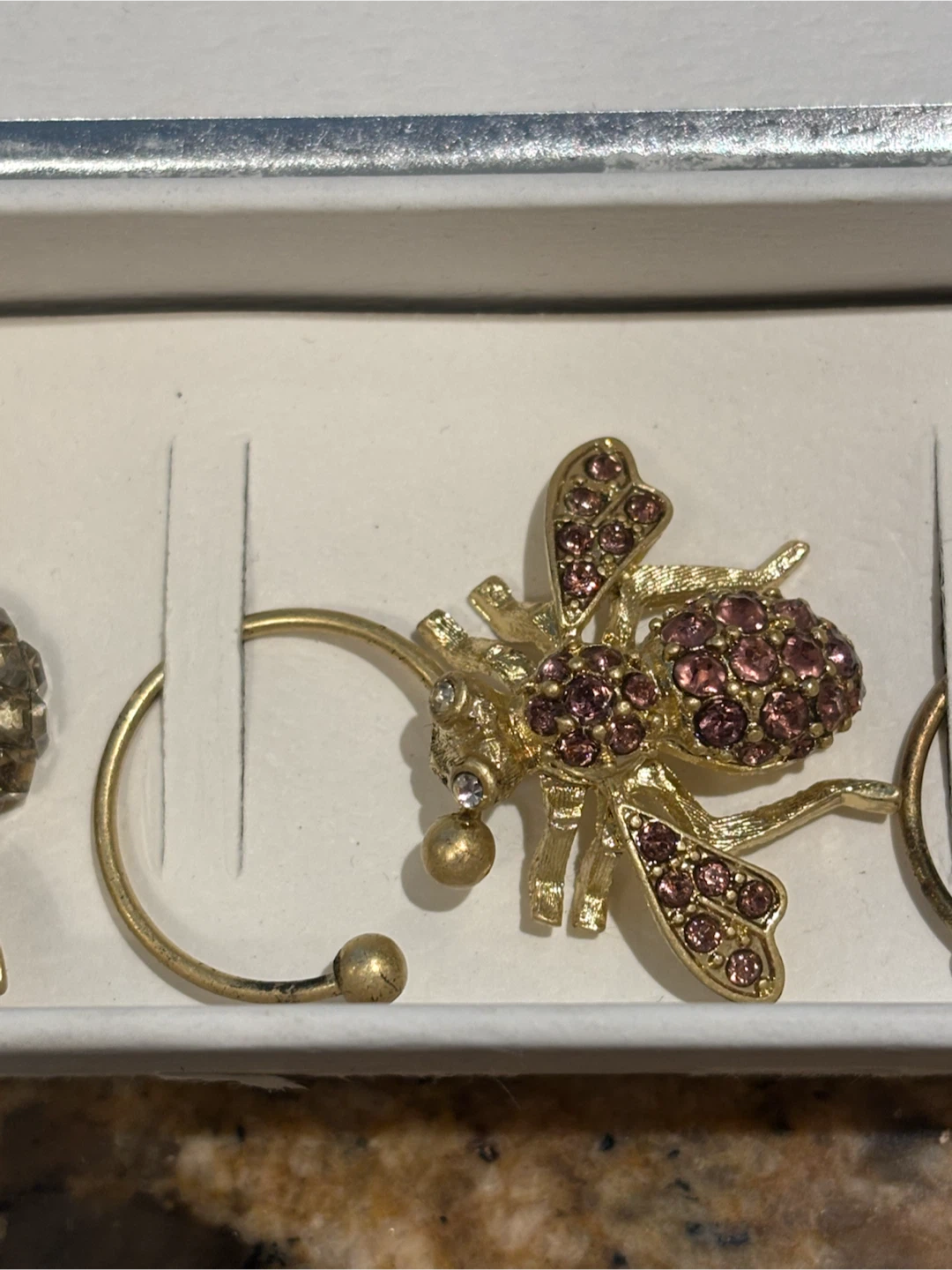 Joanna Buchanan Bedazzled bee wine charm set - photo 4