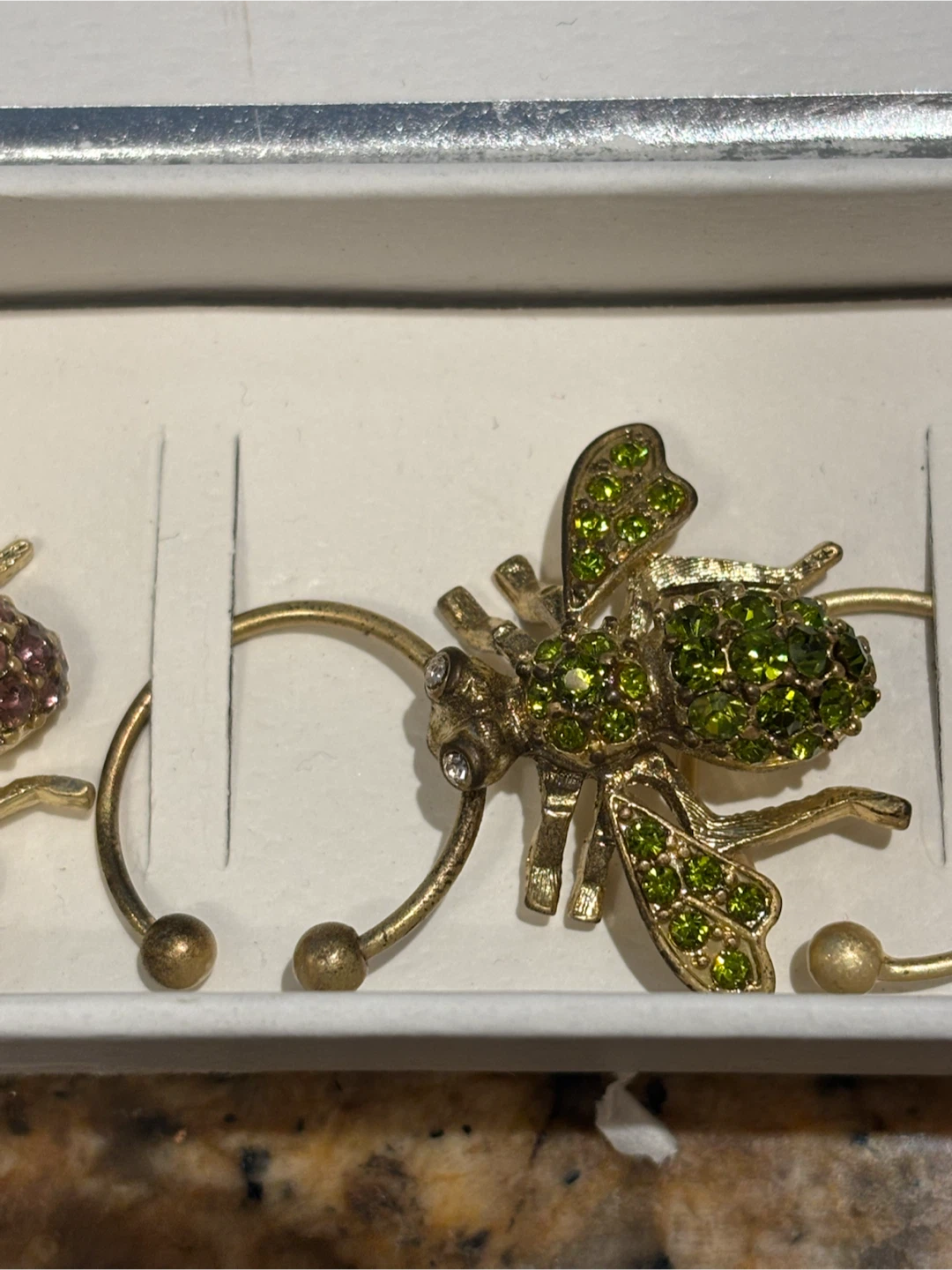 Joanna Buchanan Bedazzled bee wine charm set - photo 5