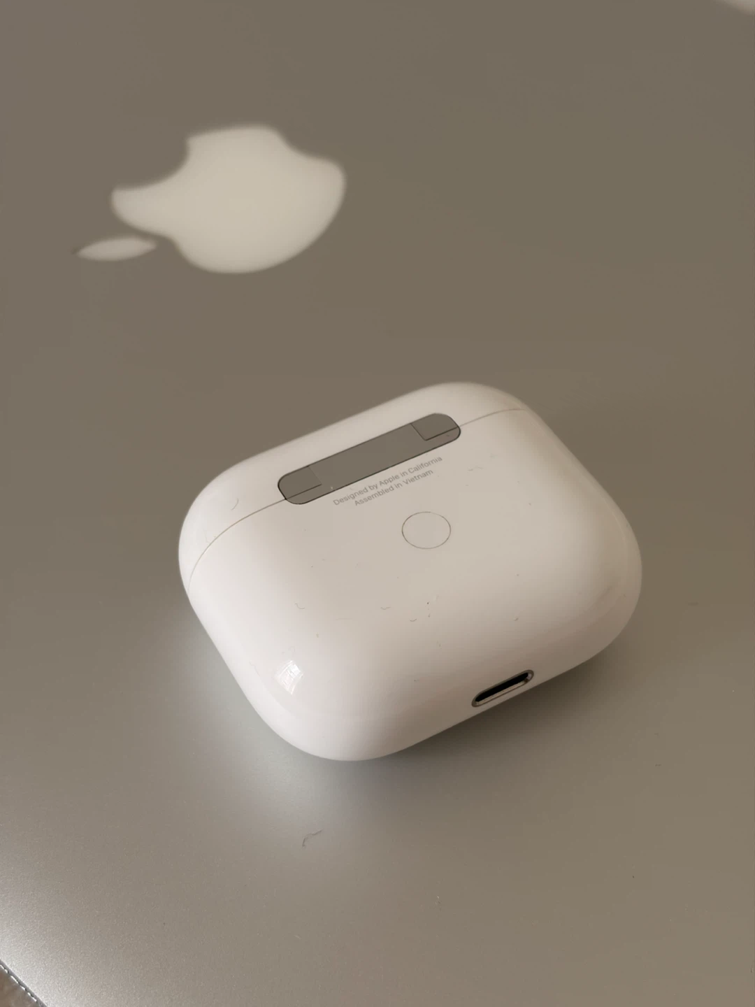 Apple AirPods (3rd generation) with MagSafe Charging Case - photo 3